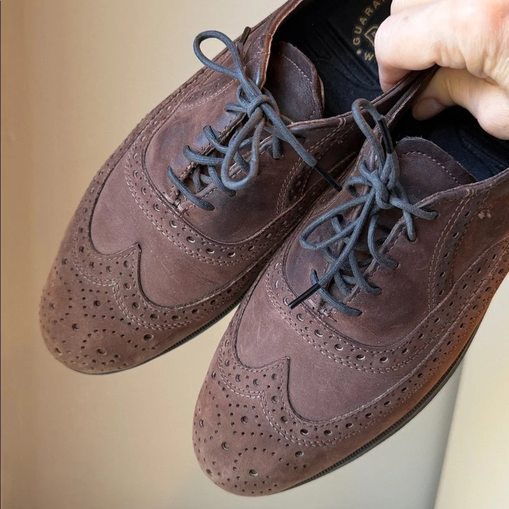 Dexter brown suede